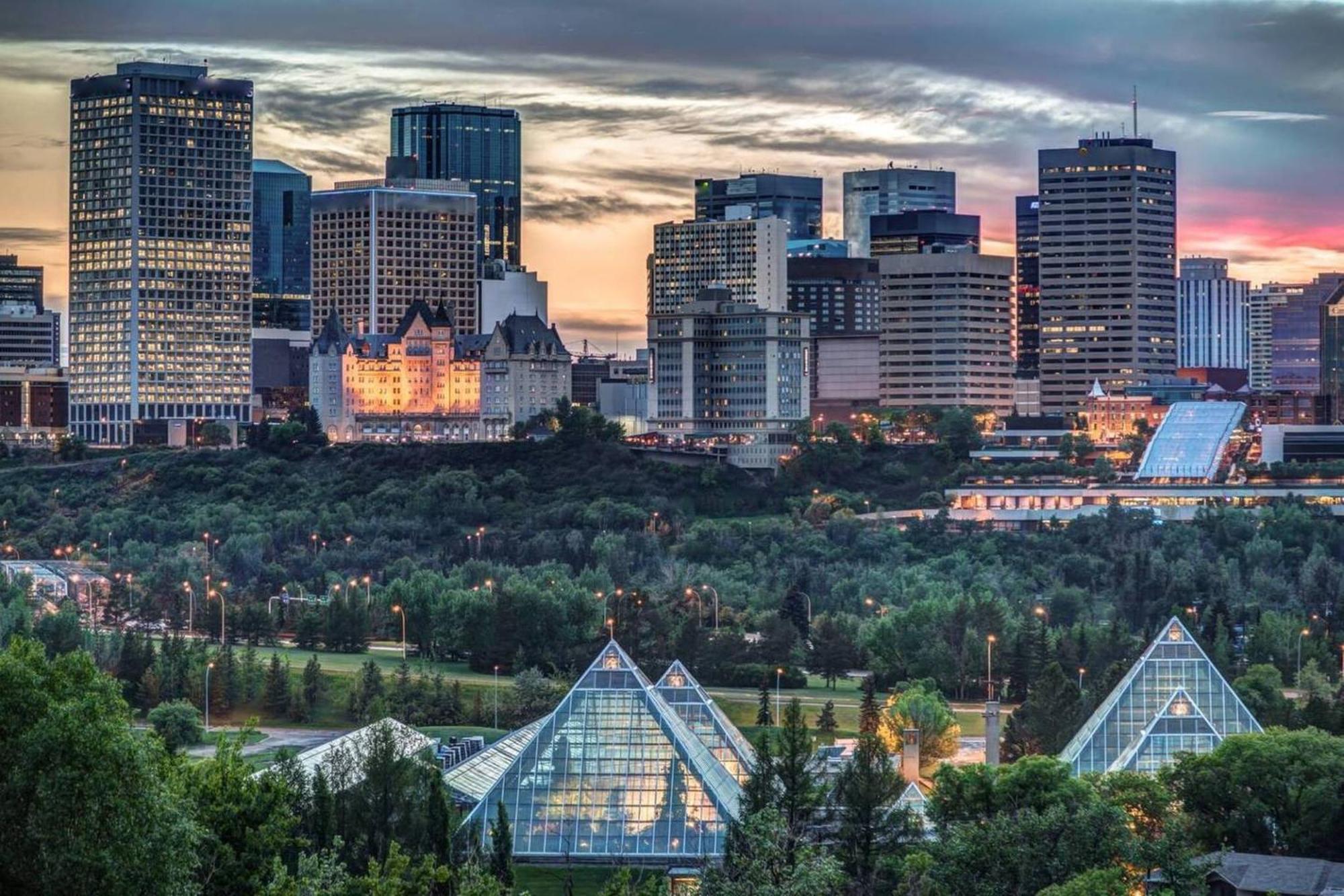 Central 2Br Near Unveristy And Whyte Ave Edmonton Ngoại thất bức ảnh