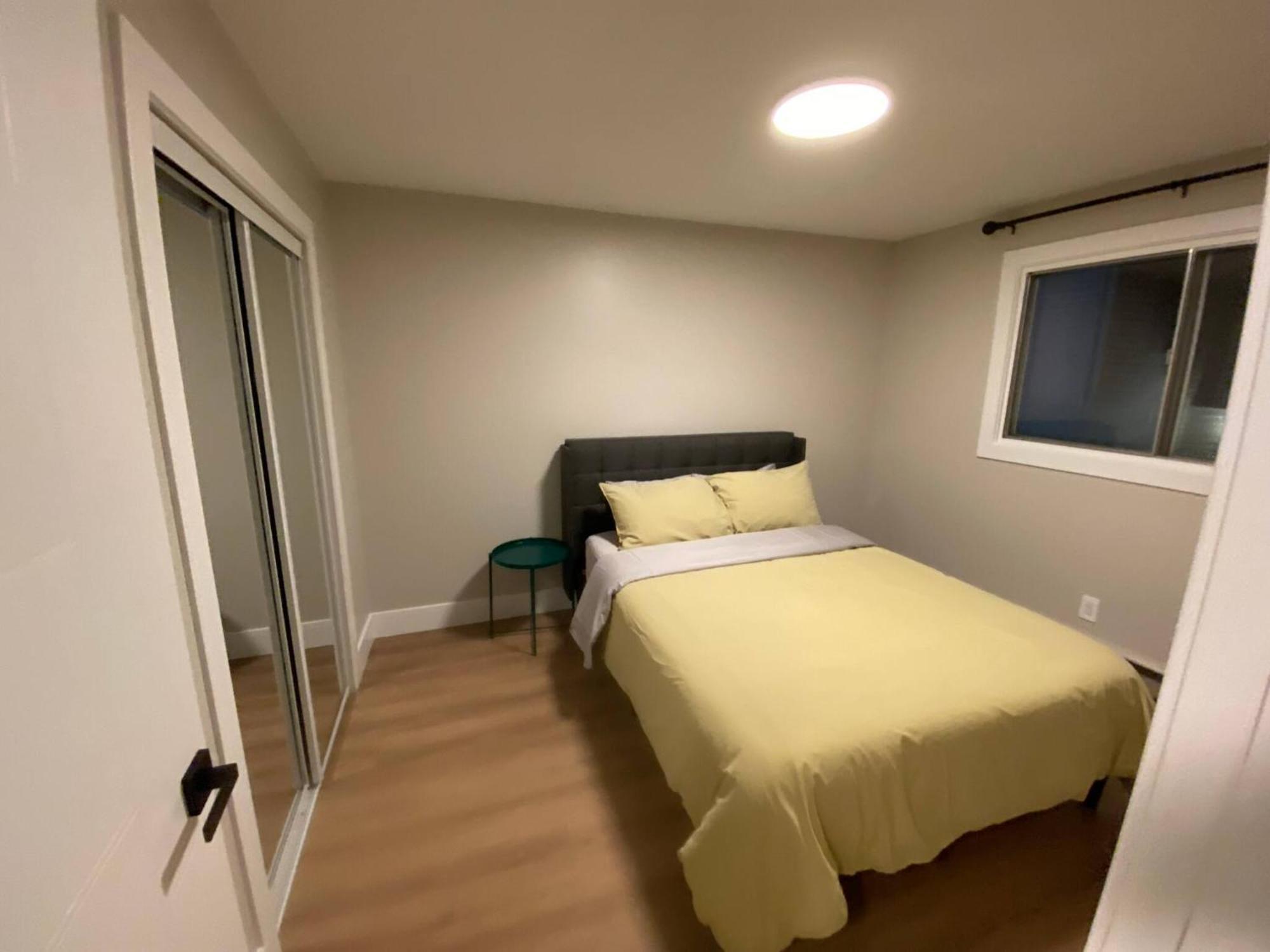 Central 2Br Near Unveristy And Whyte Ave Edmonton Ngoại thất bức ảnh