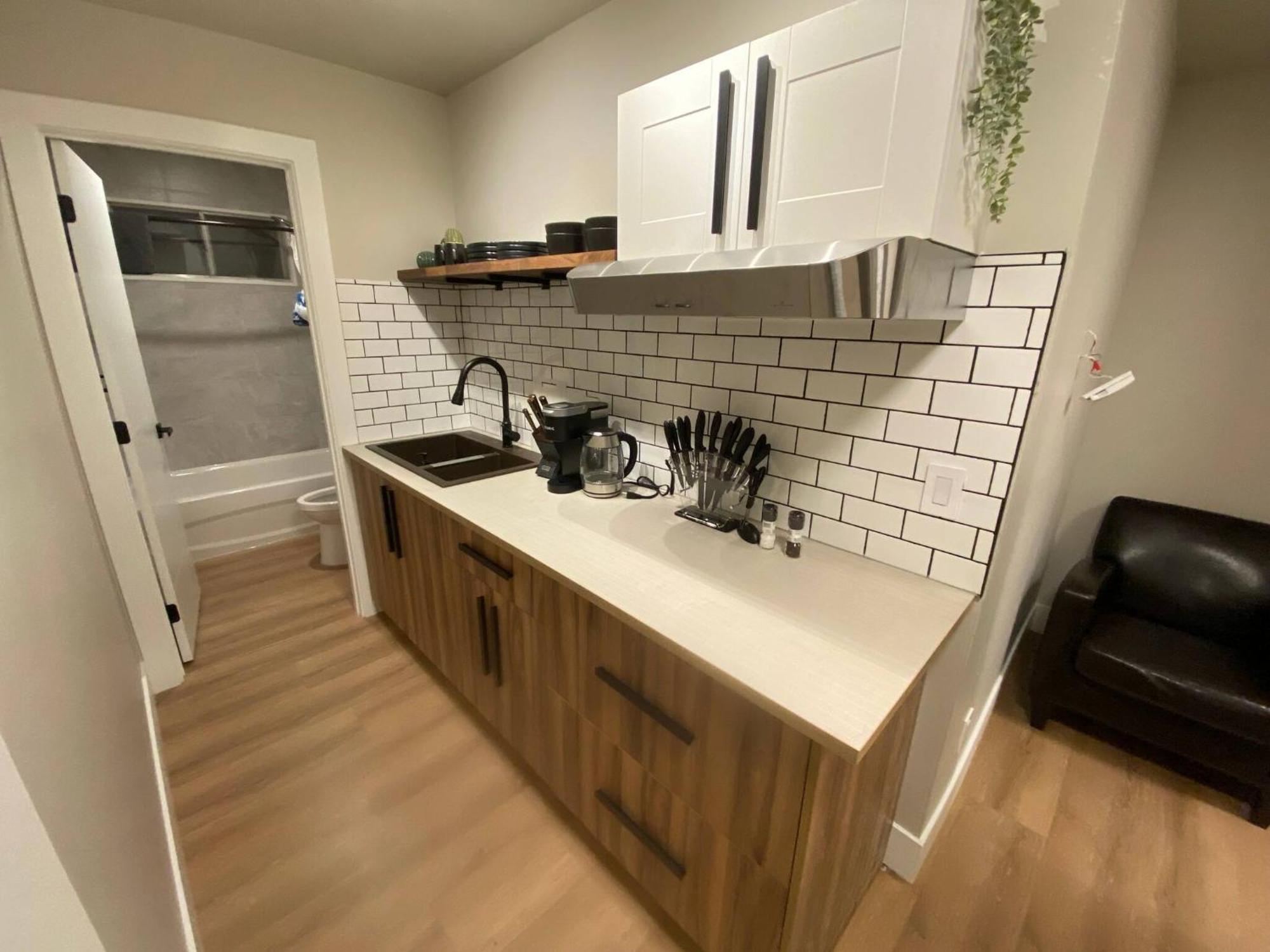 Central 2Br Near Unveristy And Whyte Ave Edmonton Ngoại thất bức ảnh